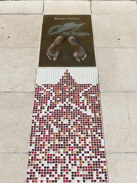 息中心的建 息中心的建